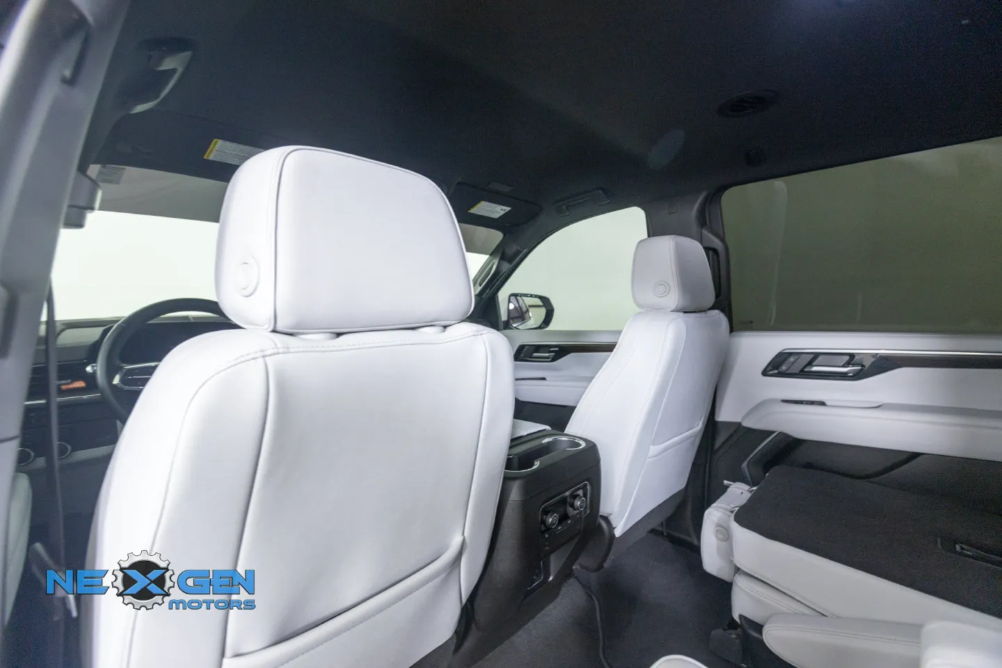 Chevrolet Suburban photo 29