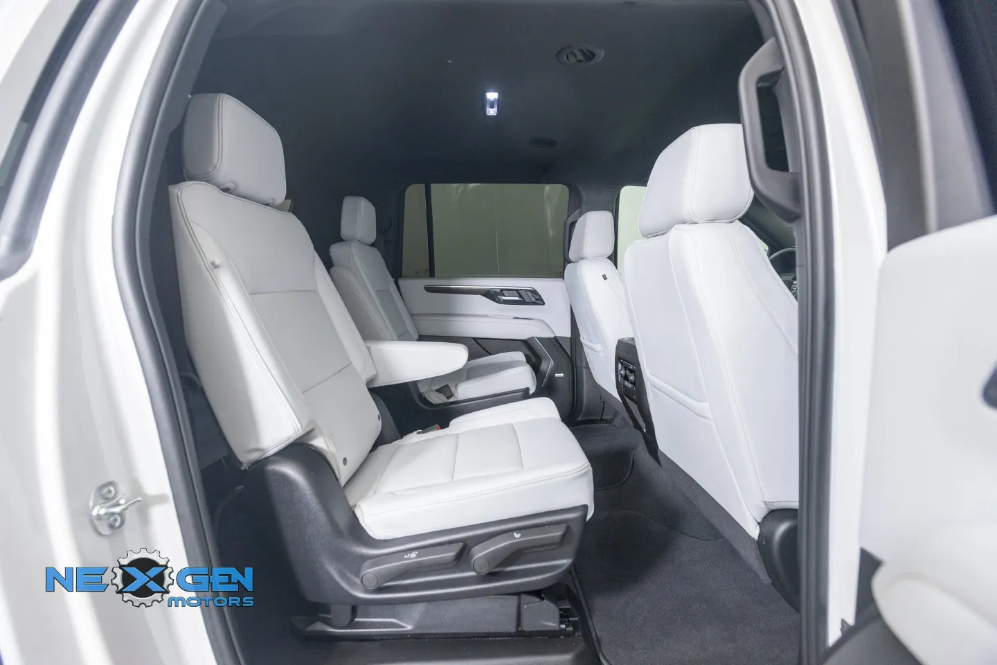 Chevrolet Suburban photo 41