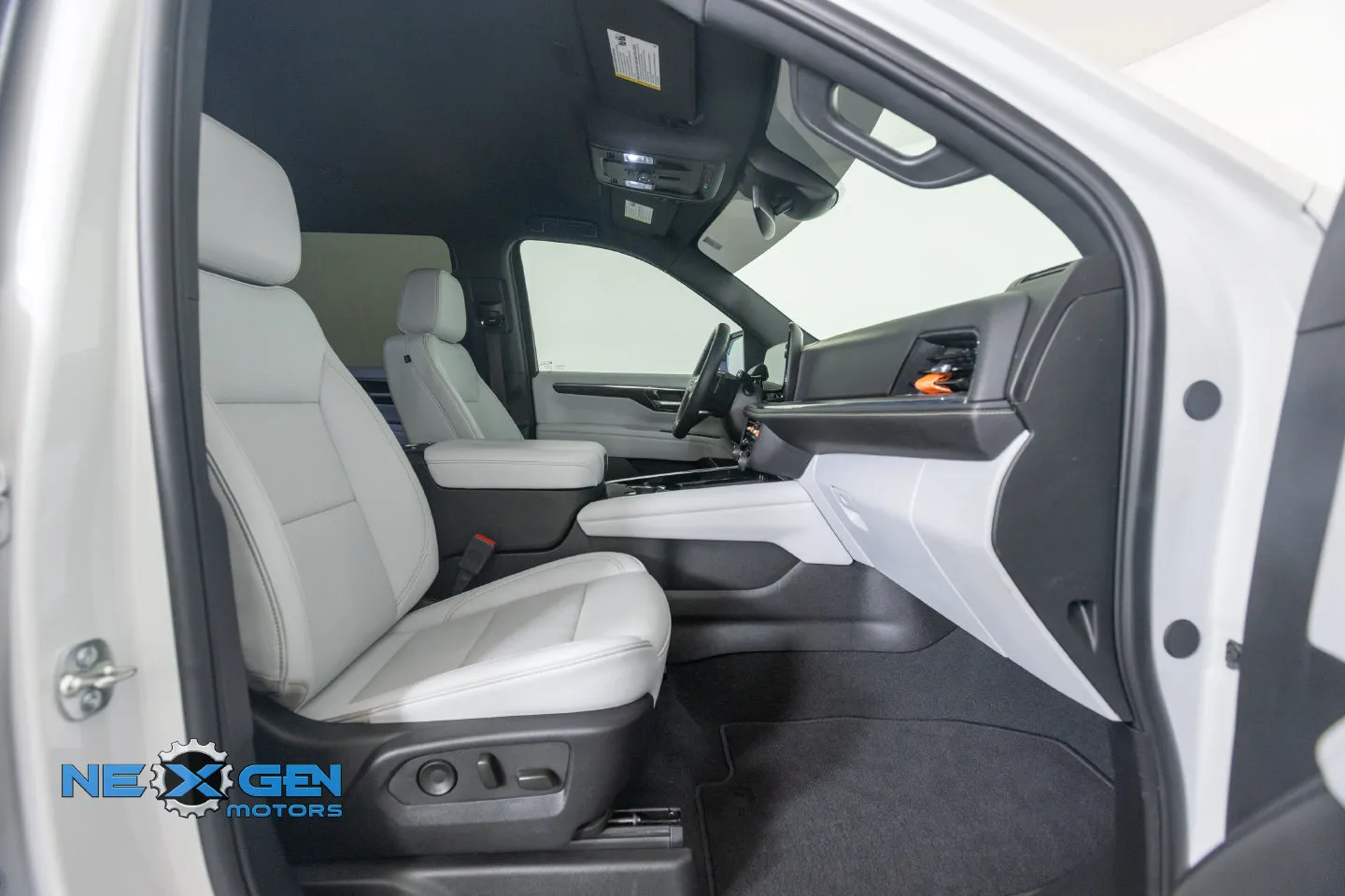 Chevrolet Suburban photo 8