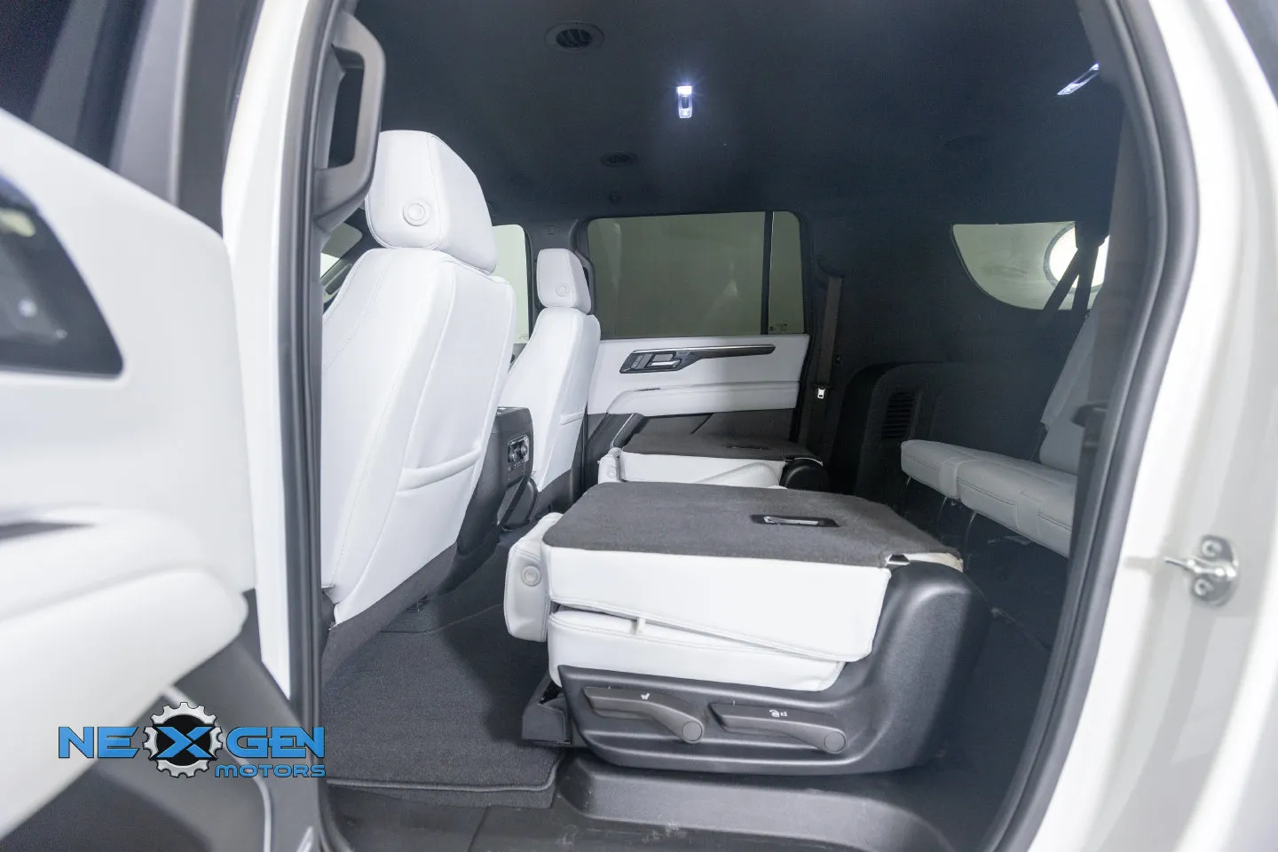 Chevrolet Suburban photo 31