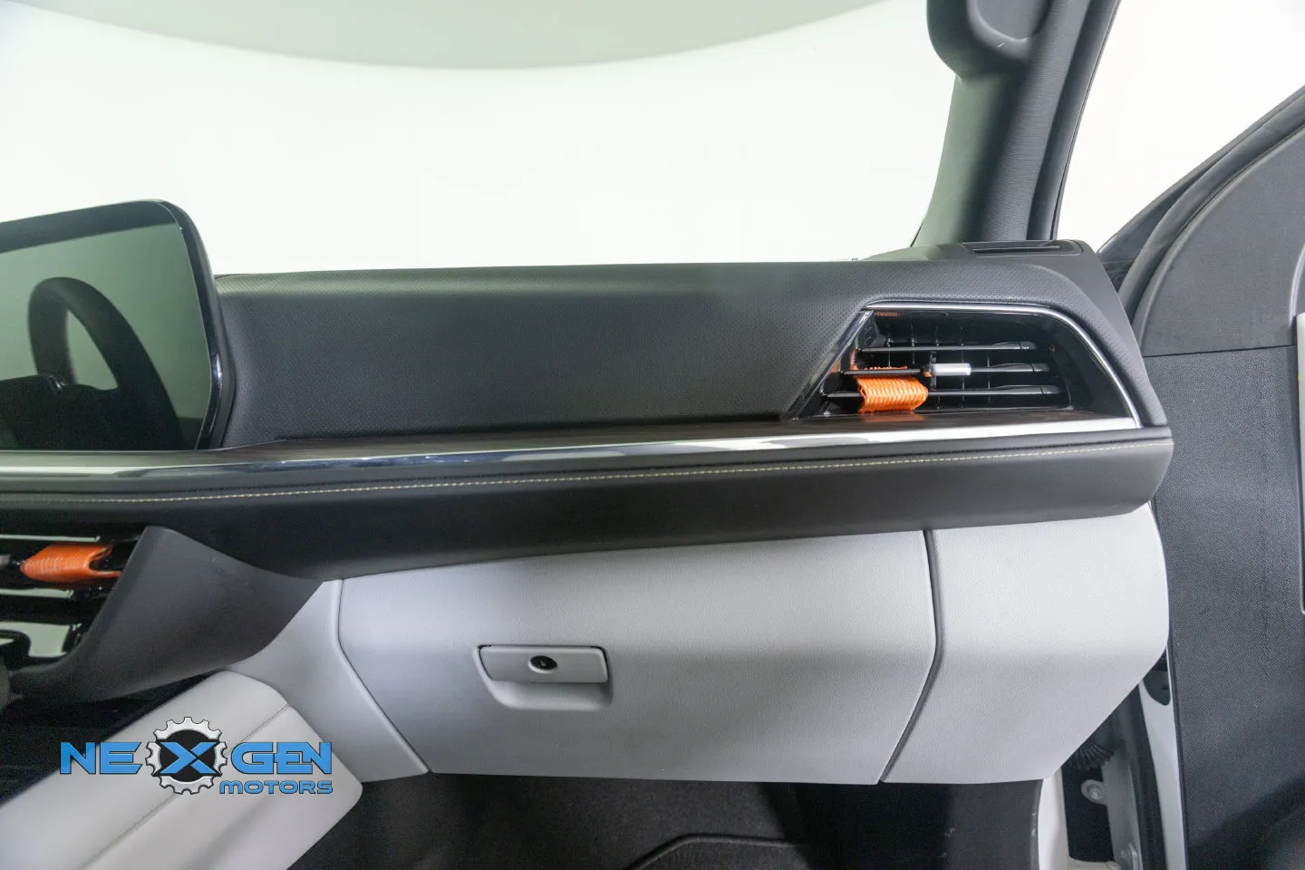 Chevrolet Suburban photo 9