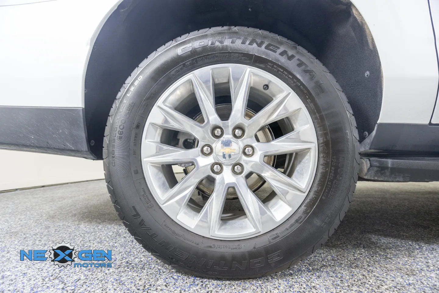 Chevrolet Suburban photo 45