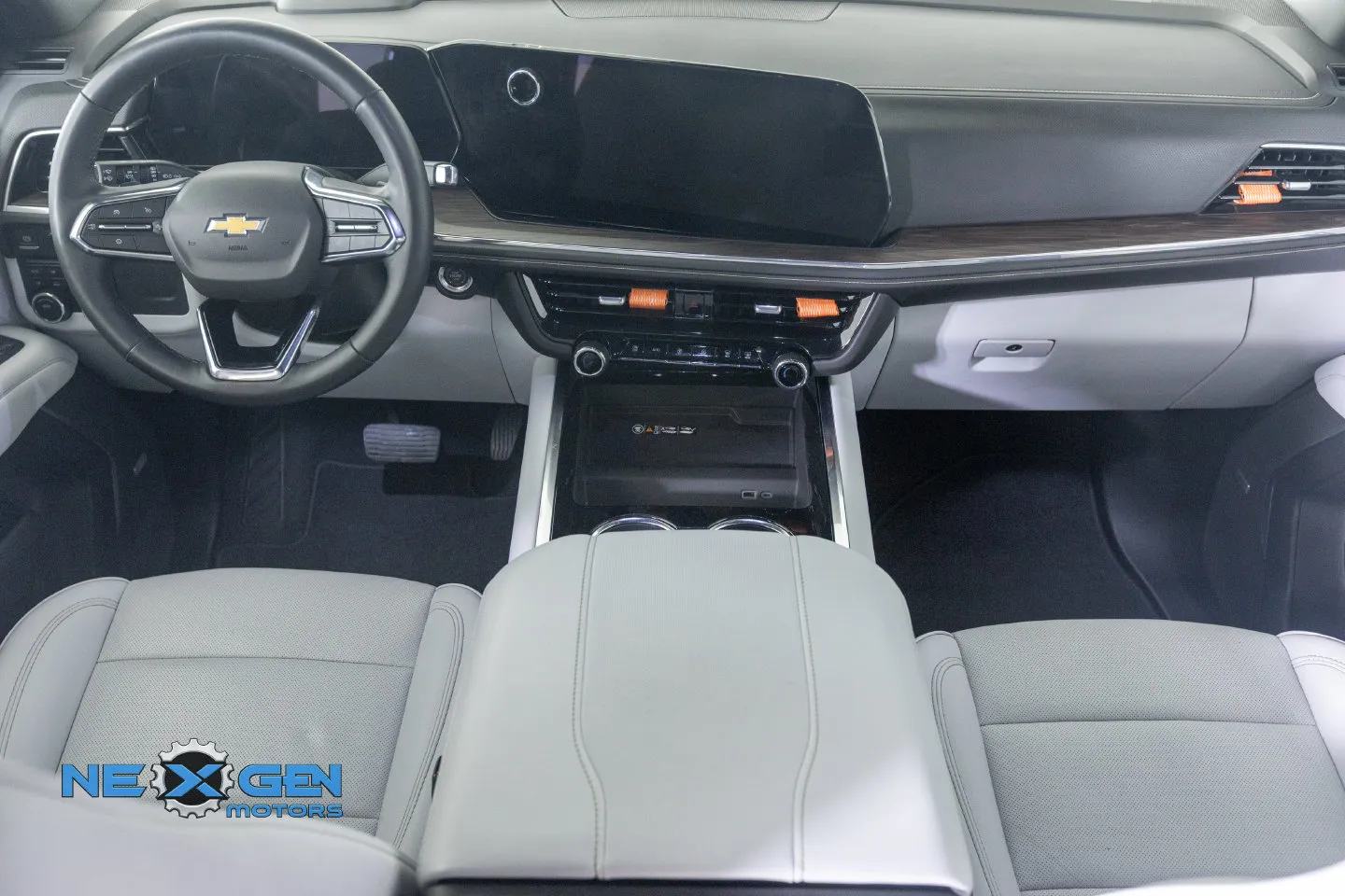 Chevrolet Suburban photo 4