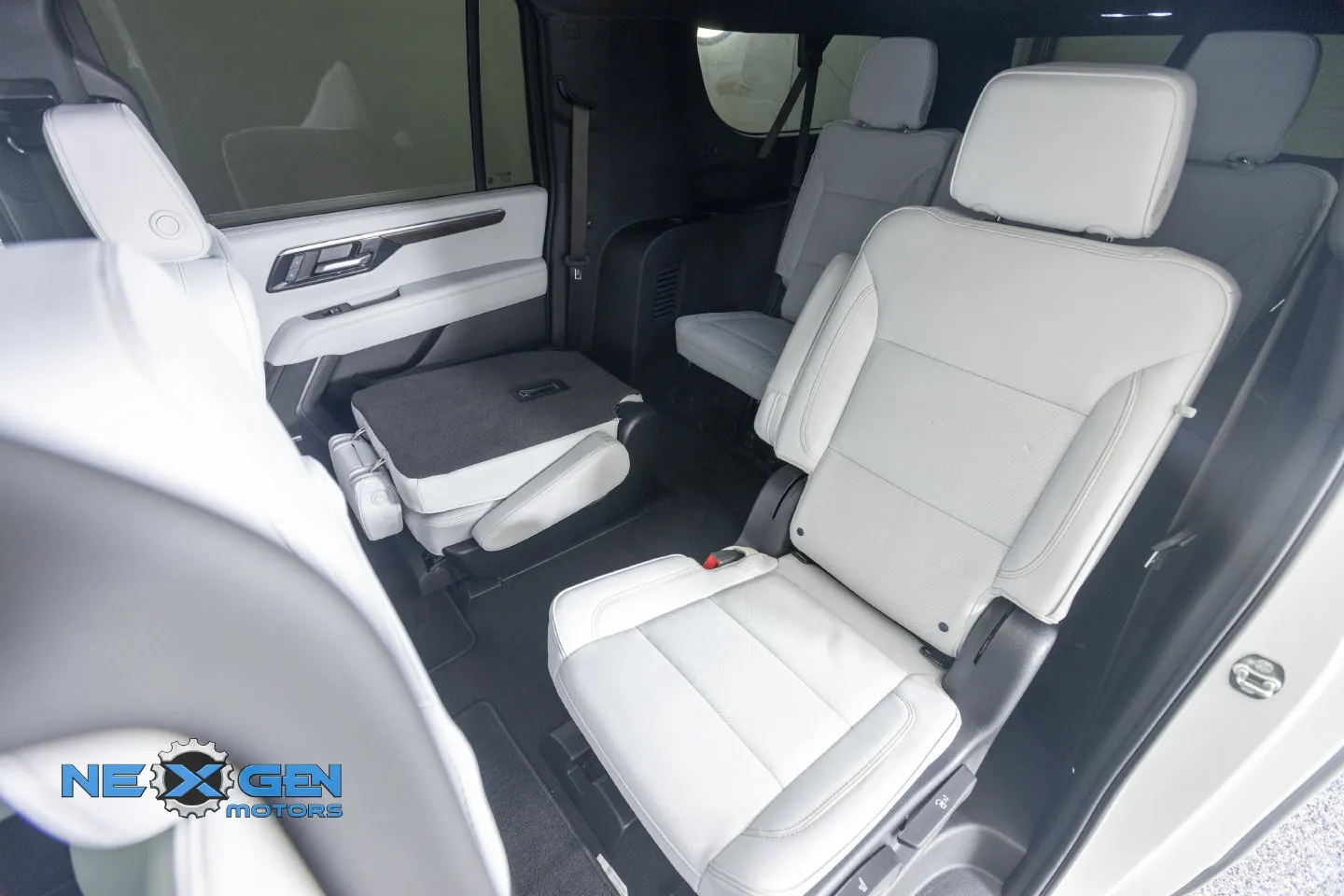 Chevrolet Suburban photo 34