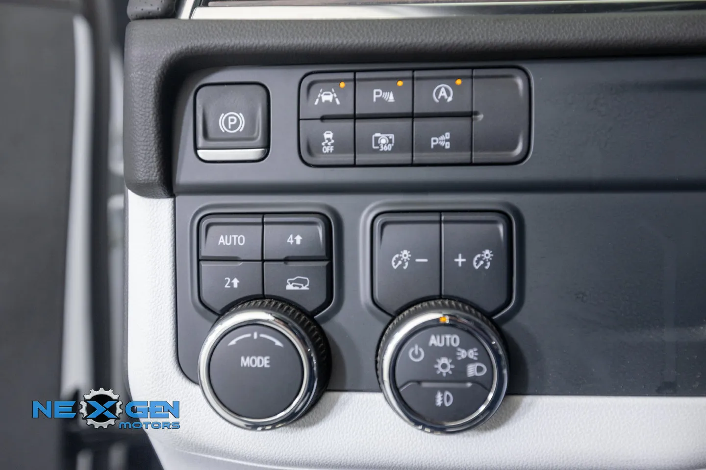 Chevrolet Suburban photo 16