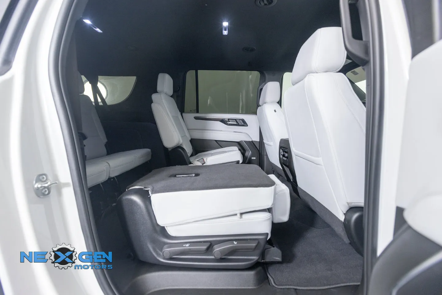 Chevrolet Suburban photo 42