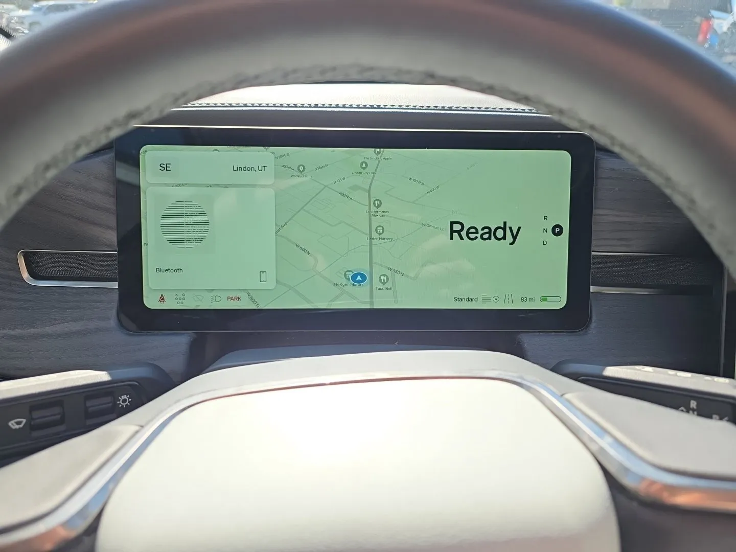 Rivian R1S photo 9