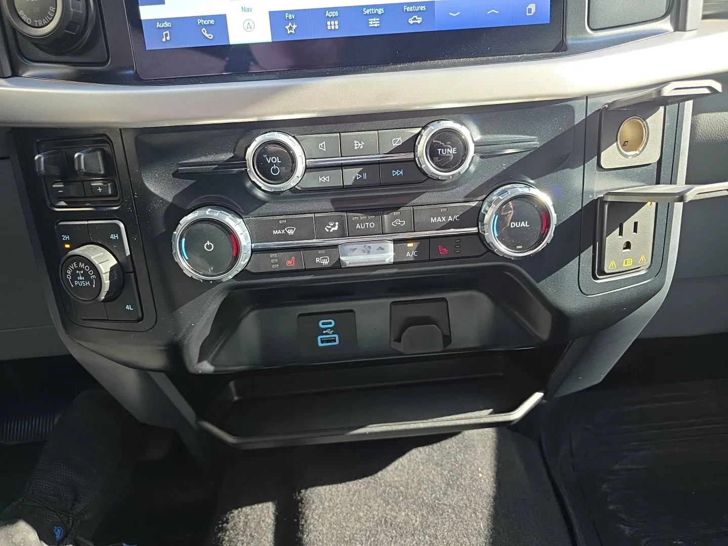 Ford F-150 photo 17