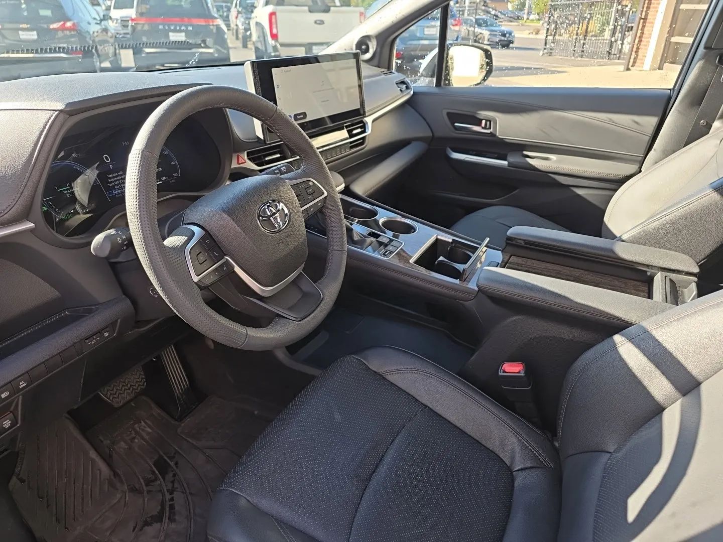 Toyota Sienna photo 6