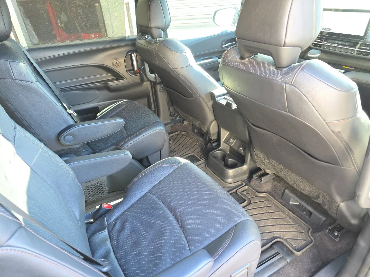 Toyota Sienna photo 35