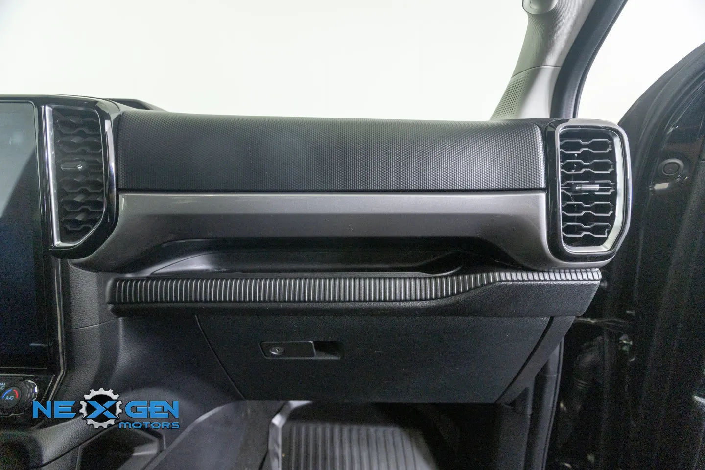 Ford Ranger photo 9