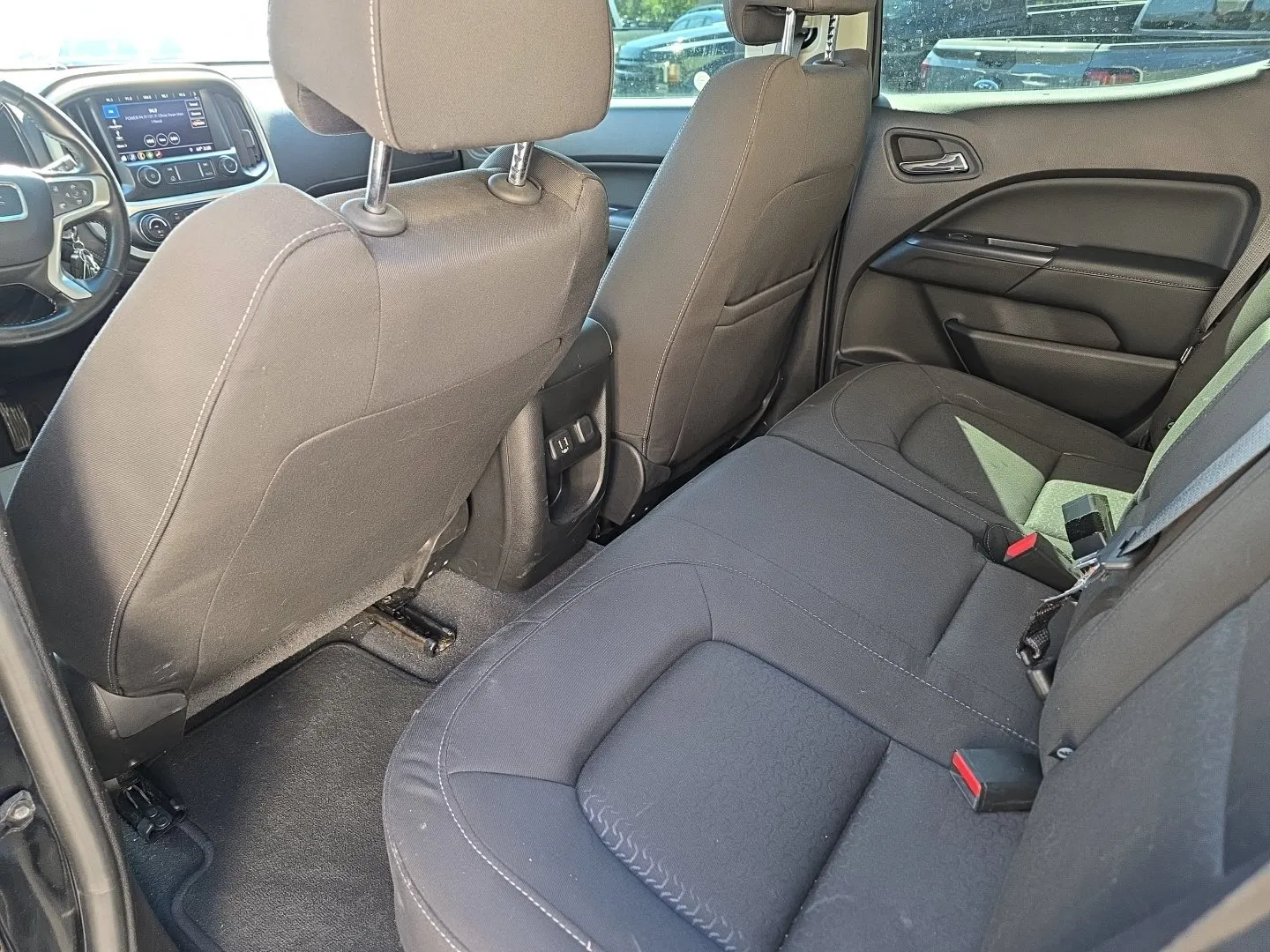 GMC Canyon photo 19