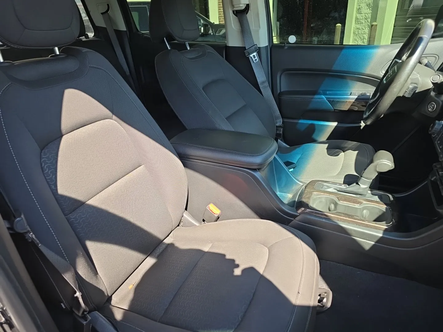 GMC Canyon photo 32