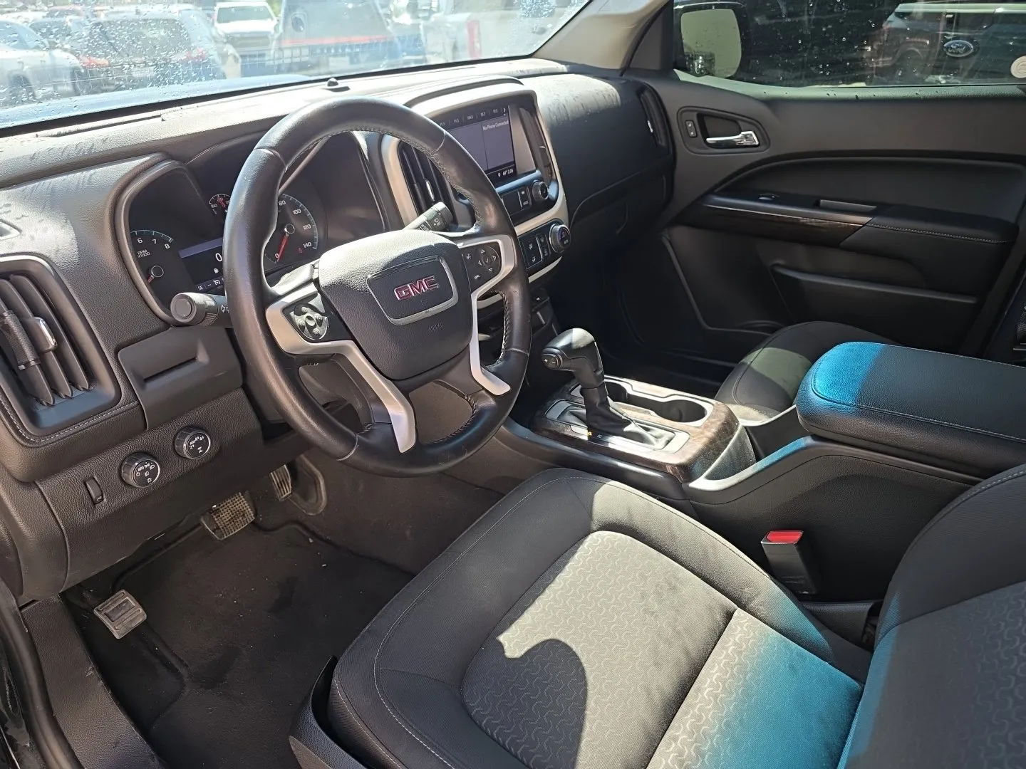GMC Canyon photo 6