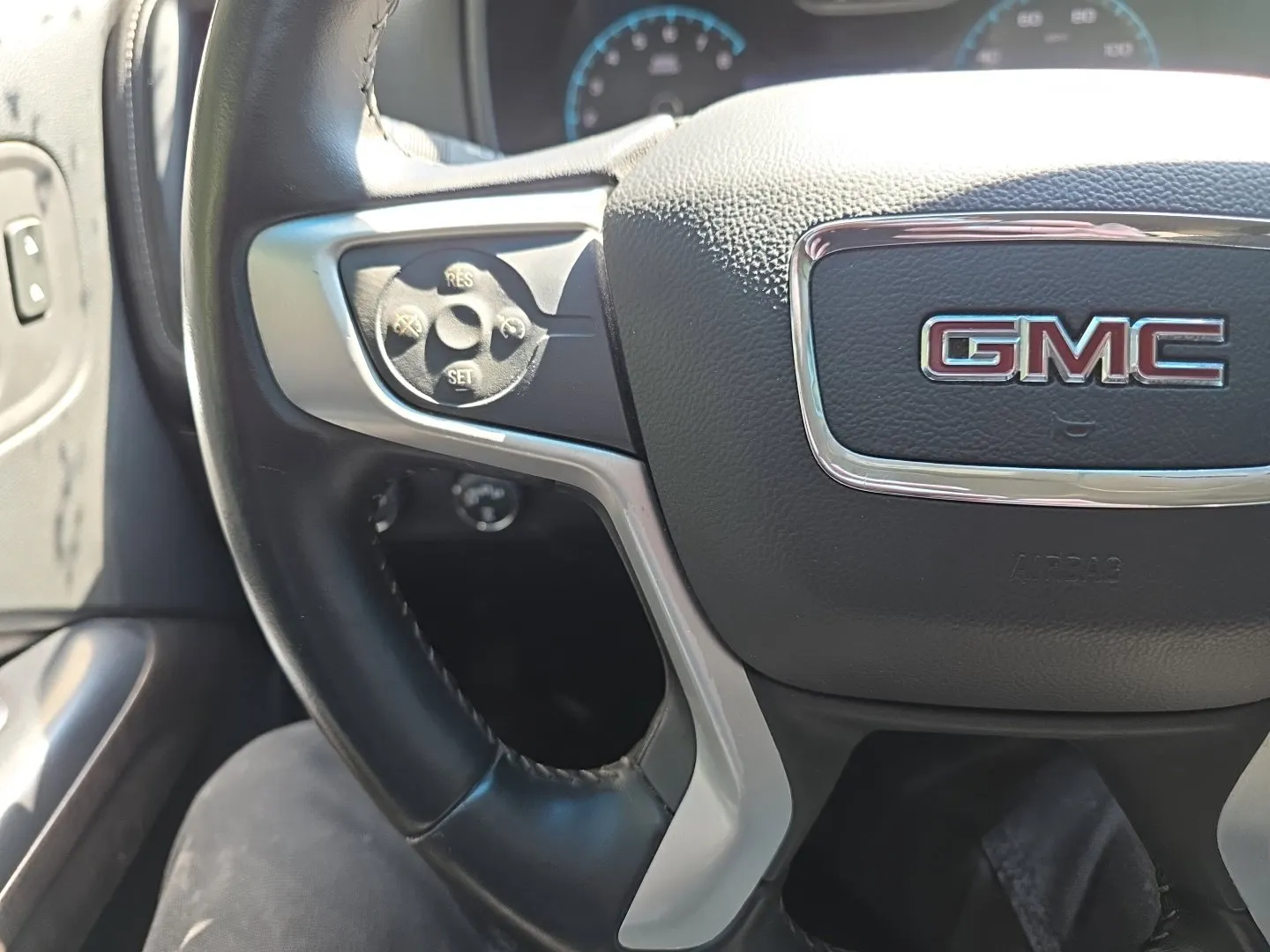 GMC Canyon photo 11