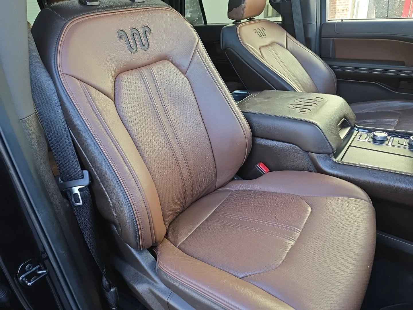 Ford Expedition MAX photo 37