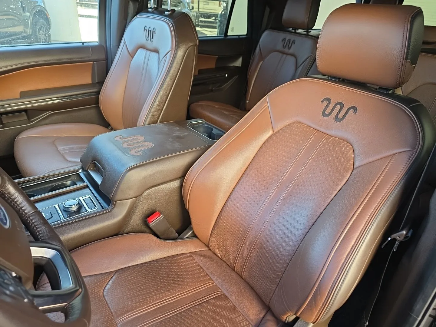 Ford Expedition MAX photo 7