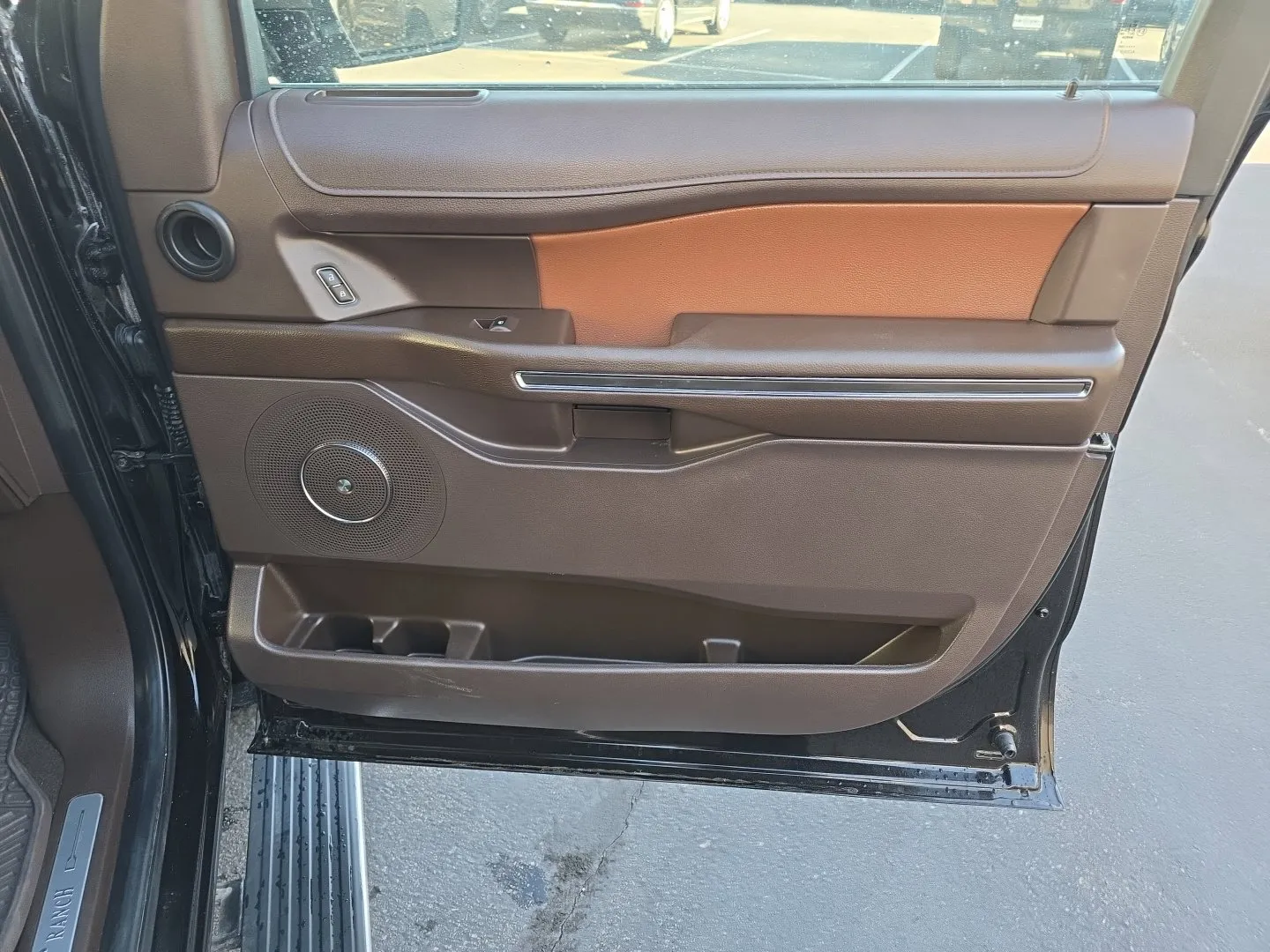 Ford Expedition MAX photo 39