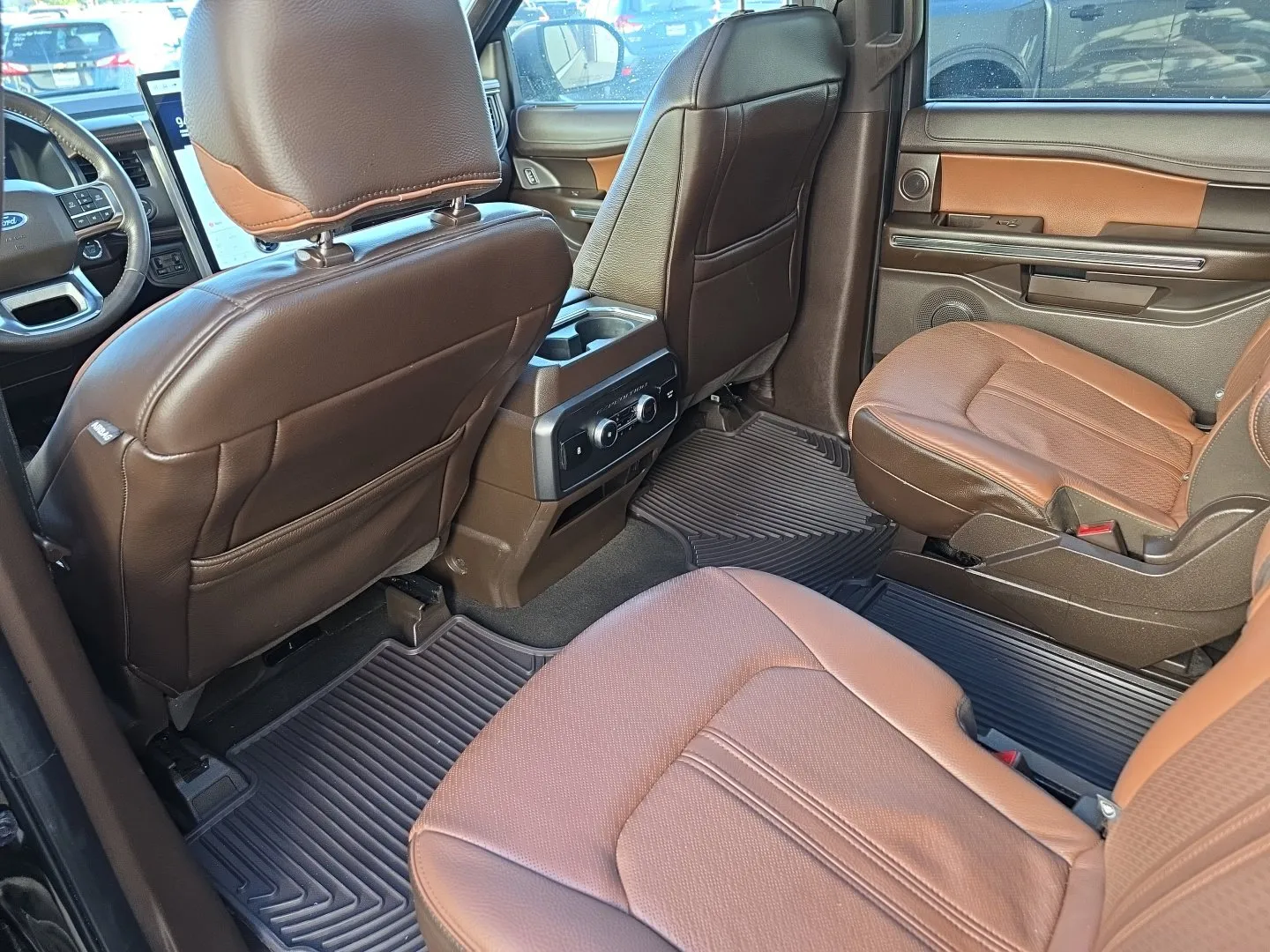 Ford Expedition MAX photo 22