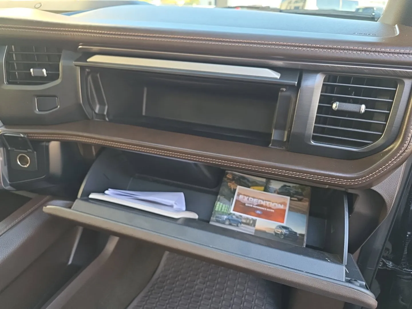 Ford Expedition MAX photo 38