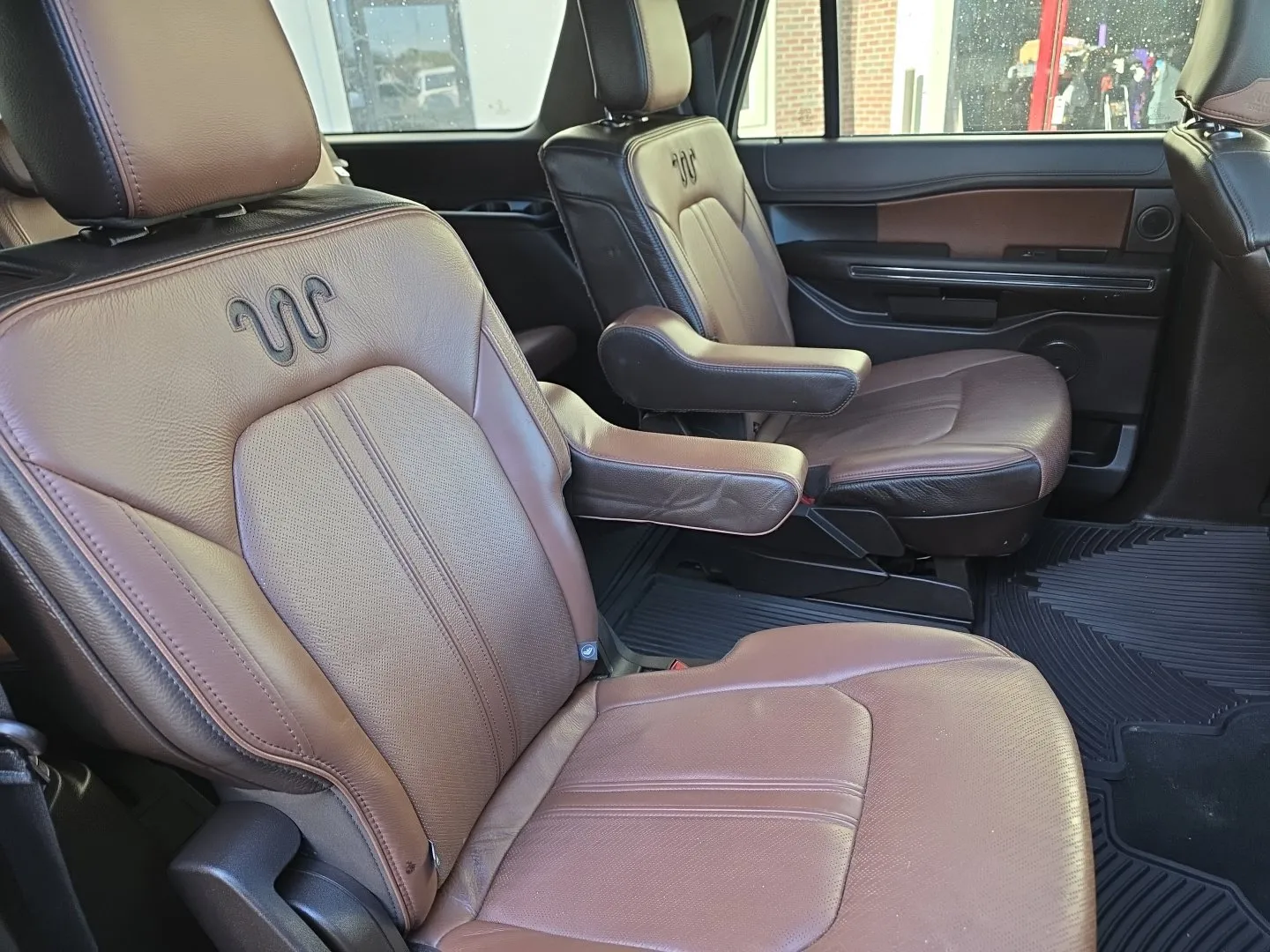 Ford Expedition MAX photo 34