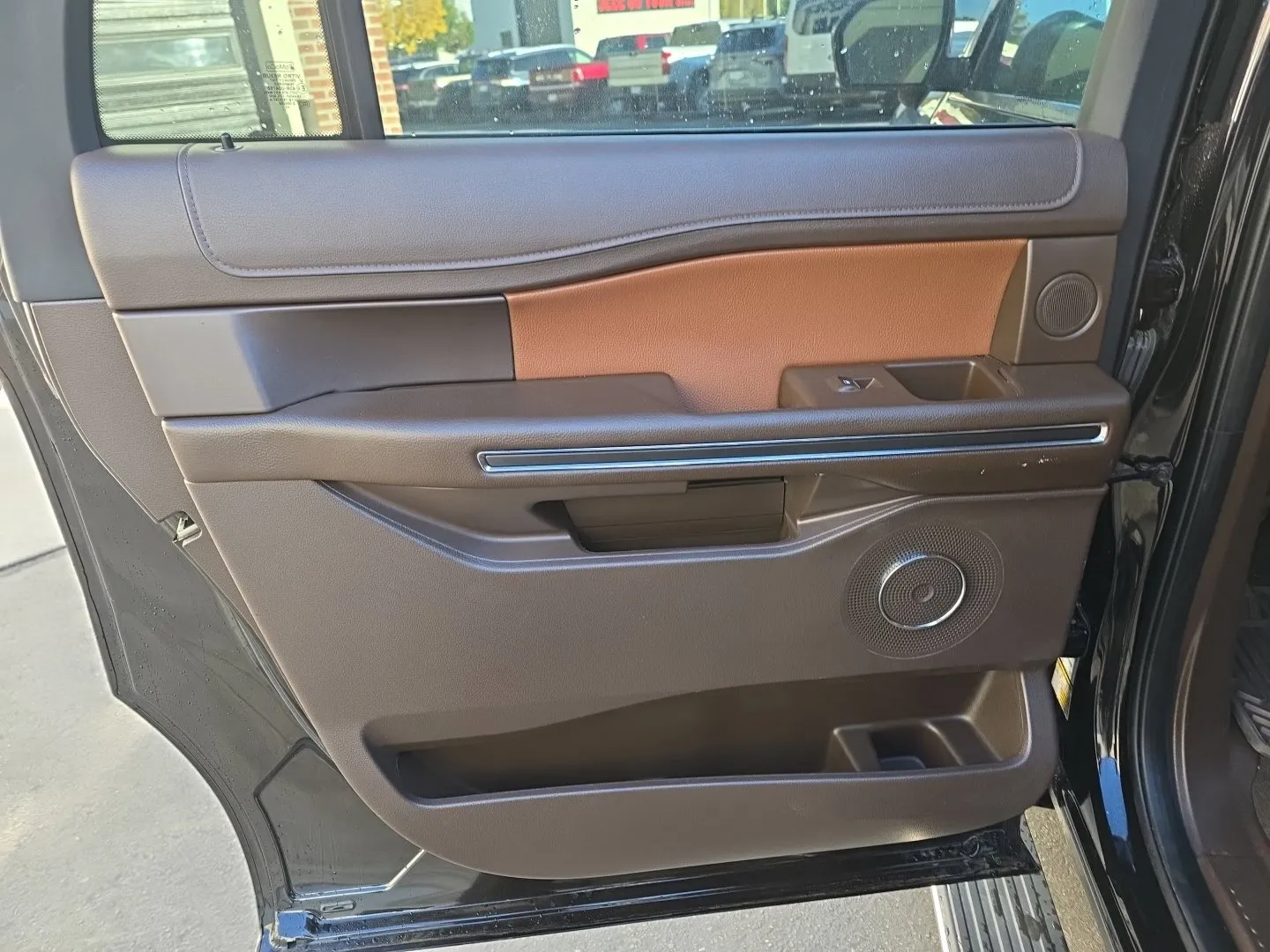 Ford Expedition MAX photo 26