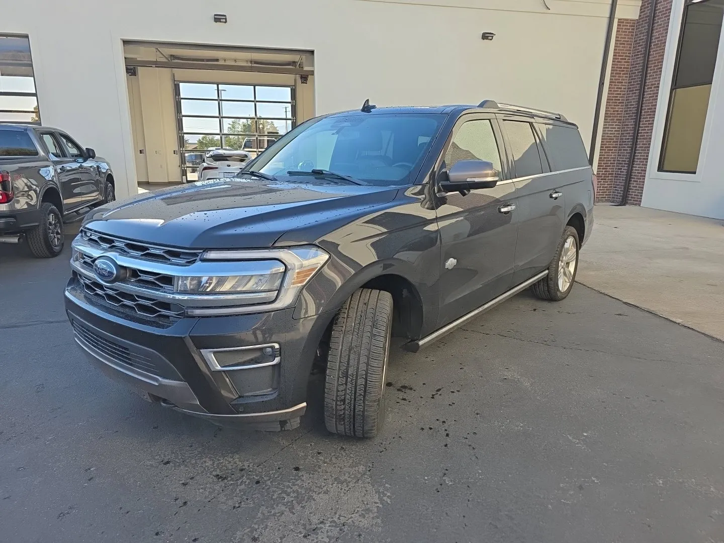 Ford Expedition MAX photo 3