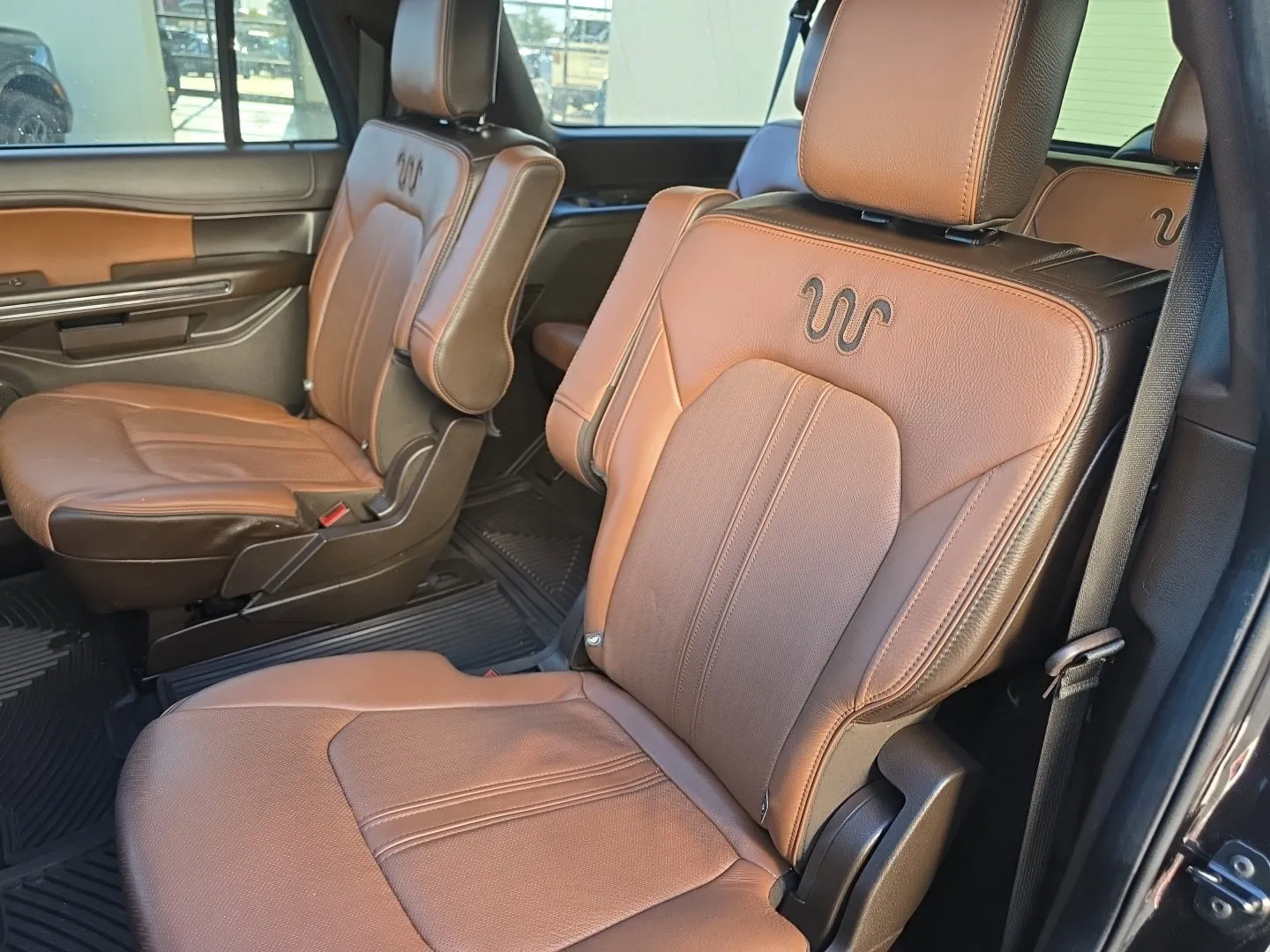 Ford Expedition MAX photo 23