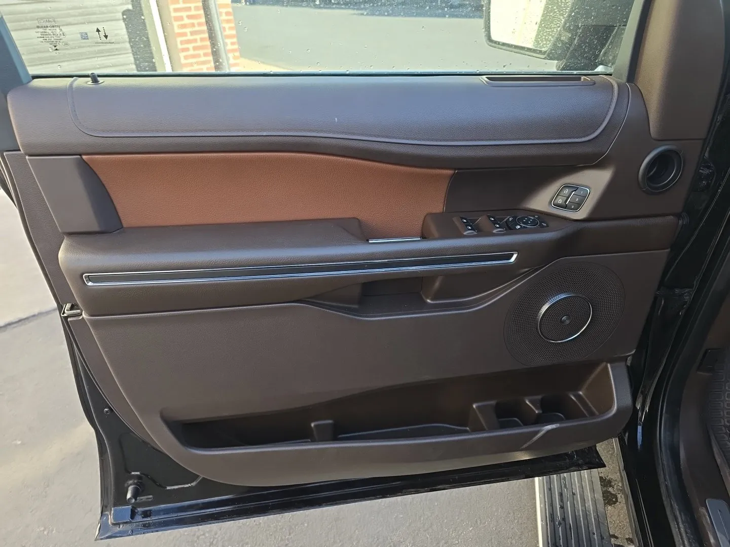 Ford Expedition MAX photo 21