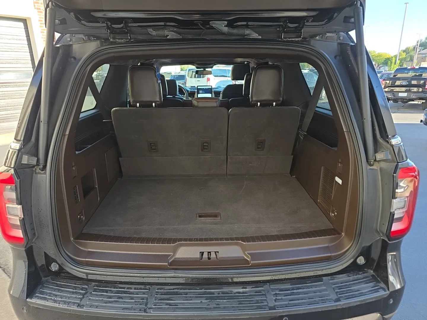 Ford Expedition MAX photo 29