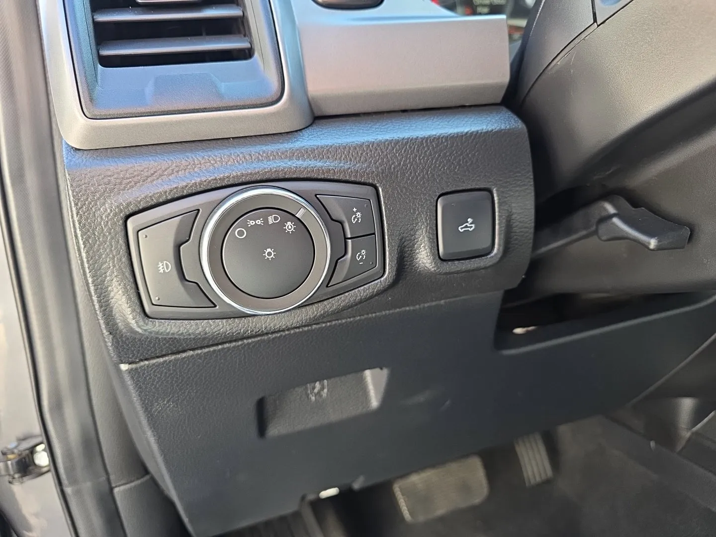 Ford Ranger photo 10