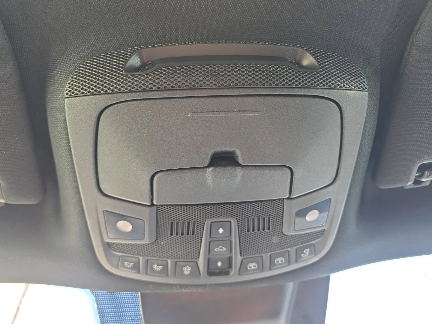 Lincoln Navigator L photo 18