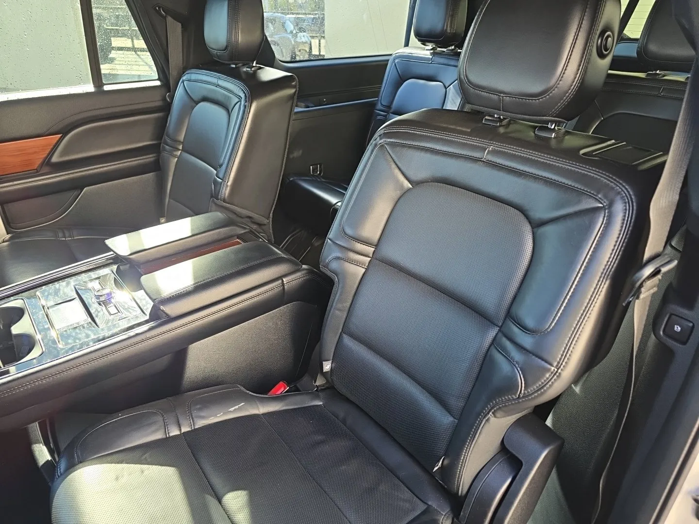 Lincoln Navigator L photo 24