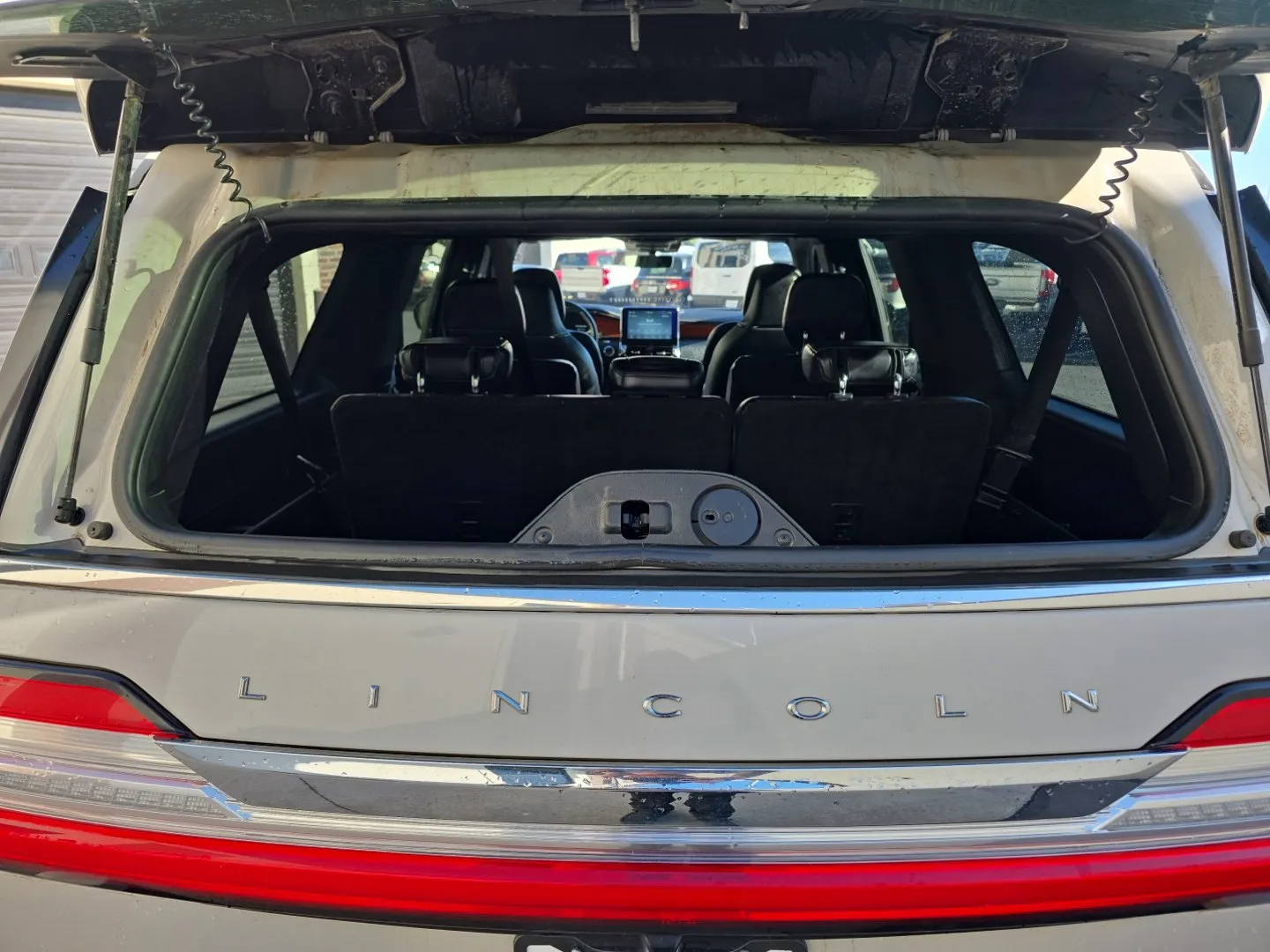 Lincoln Navigator L photo 35