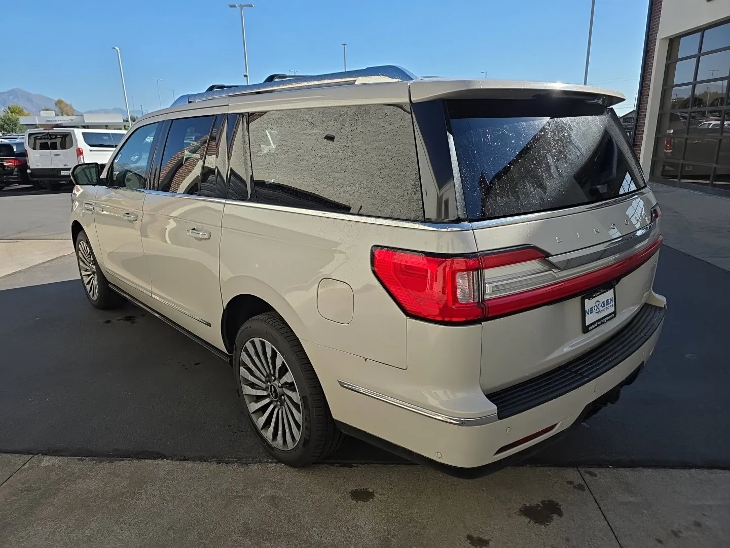 Lincoln Navigator L photo 30