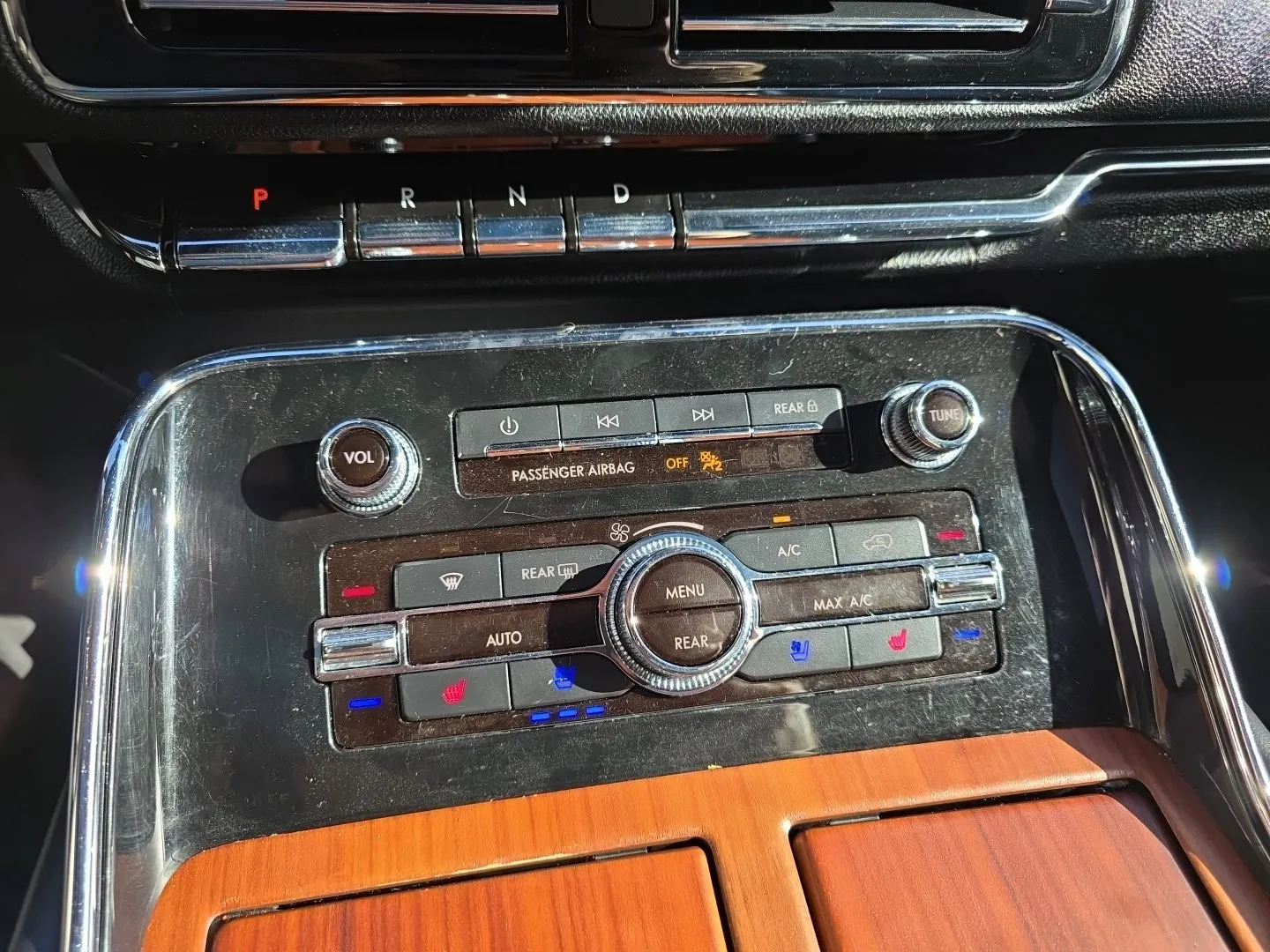 Lincoln Navigator L photo 15