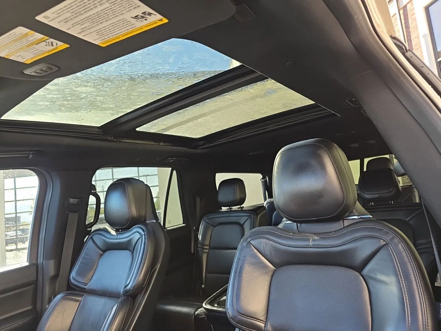 Lincoln Navigator L photo 8