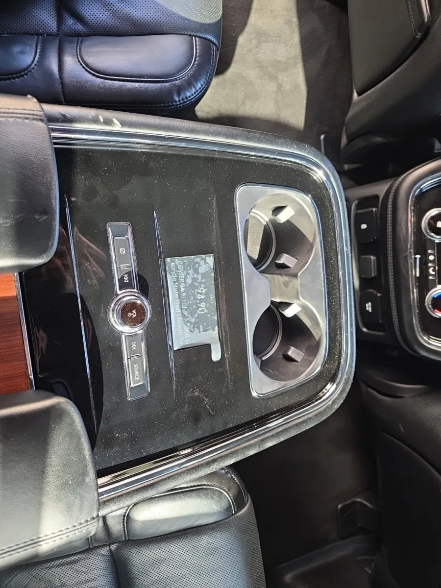 Lincoln Navigator L photo 27