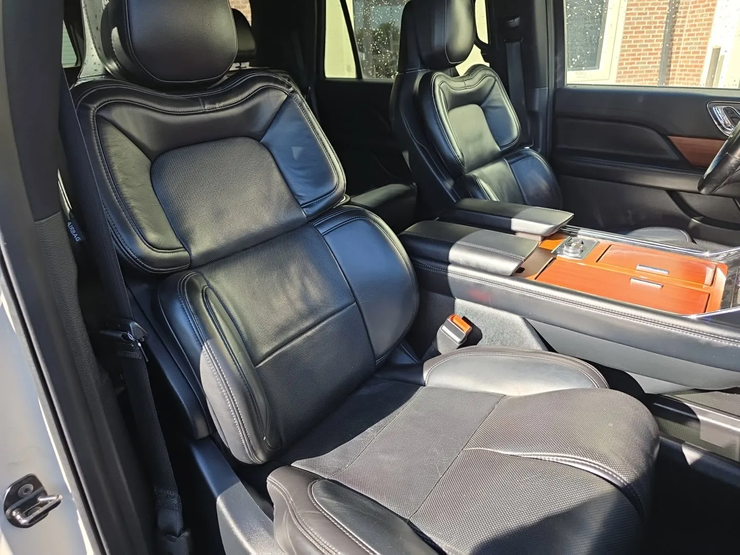 Lincoln Navigator L photo 42