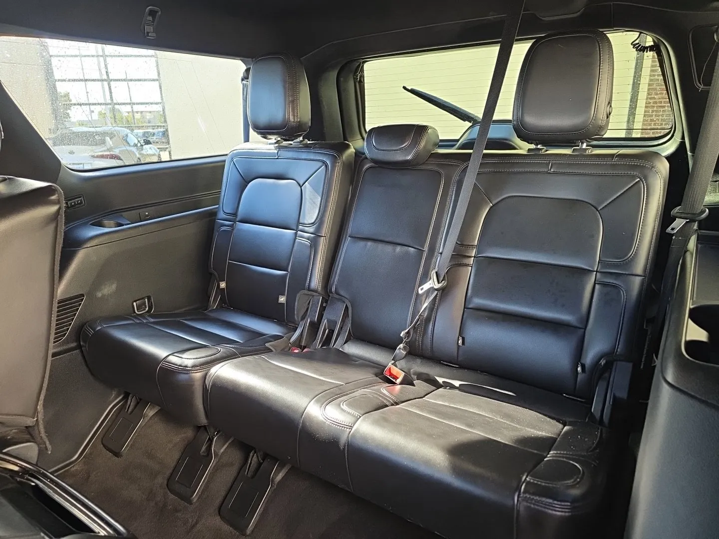 Lincoln Navigator L photo 25