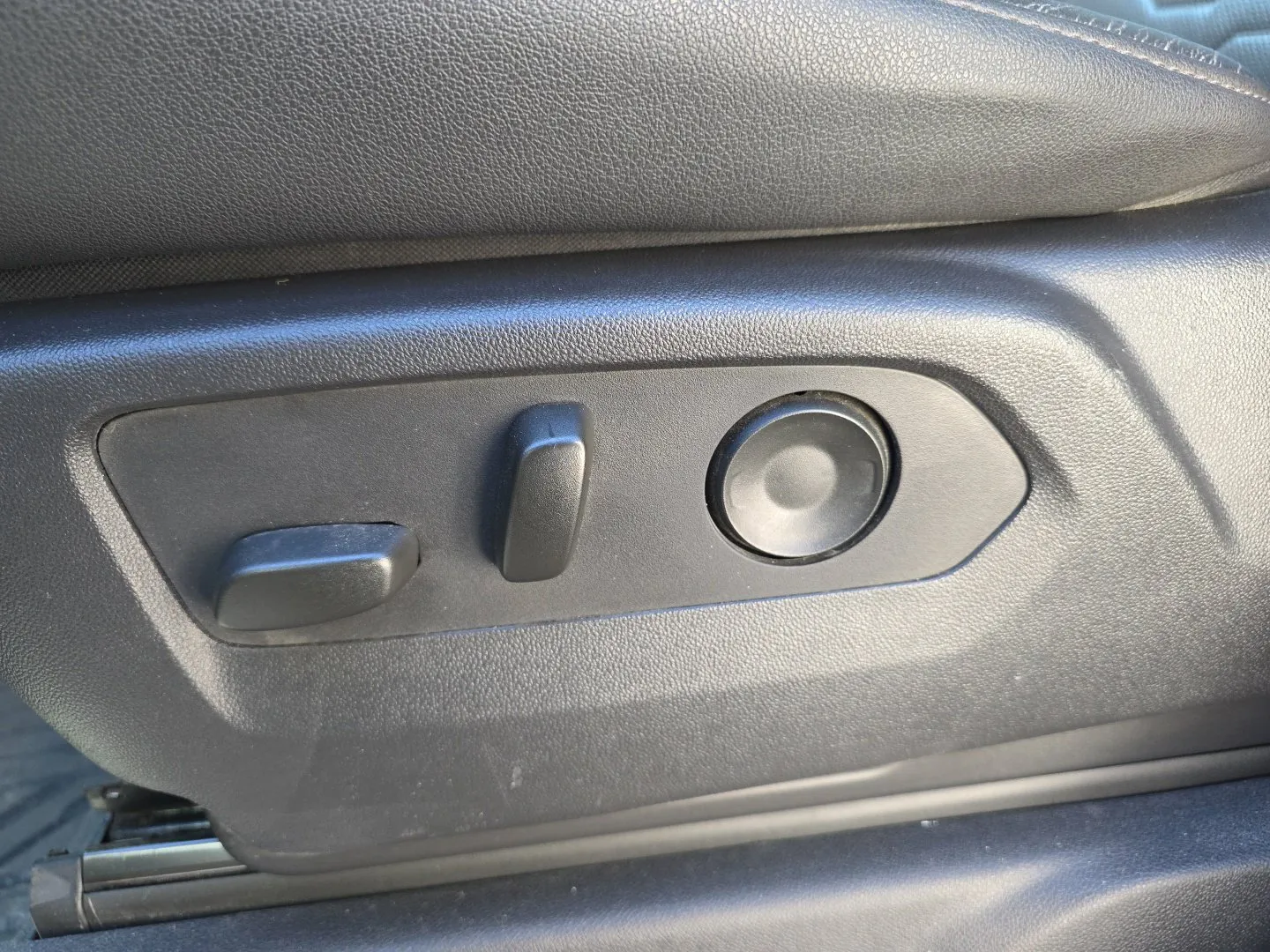 Chevrolet Silverado photo 9