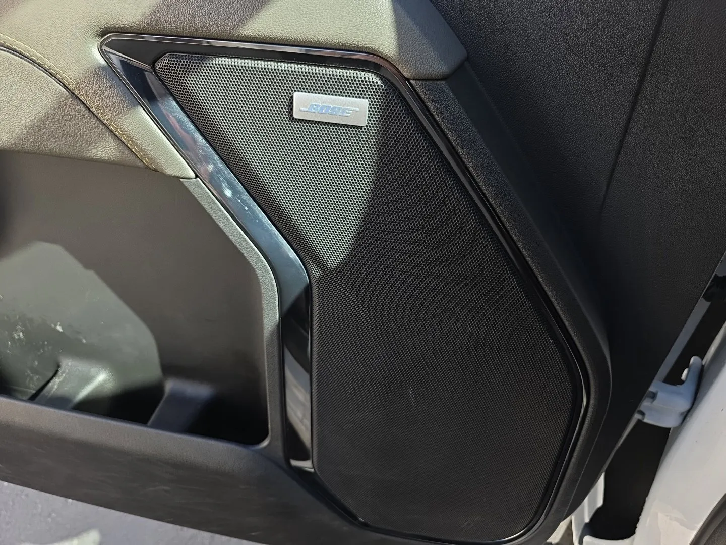 Chevrolet Silverado photo 23