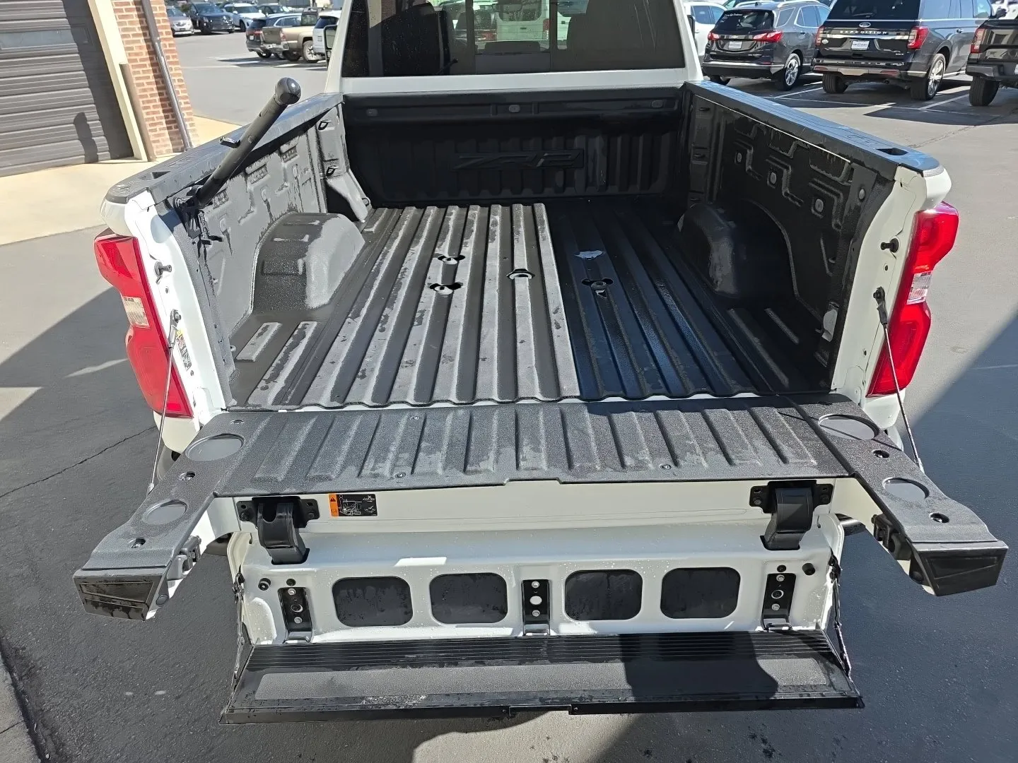 Chevrolet Silverado photo 32