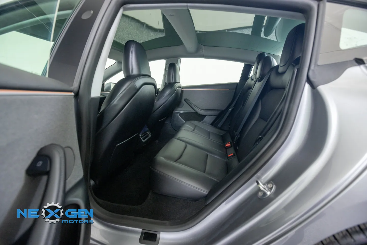 Tesla Model 3 photo 26