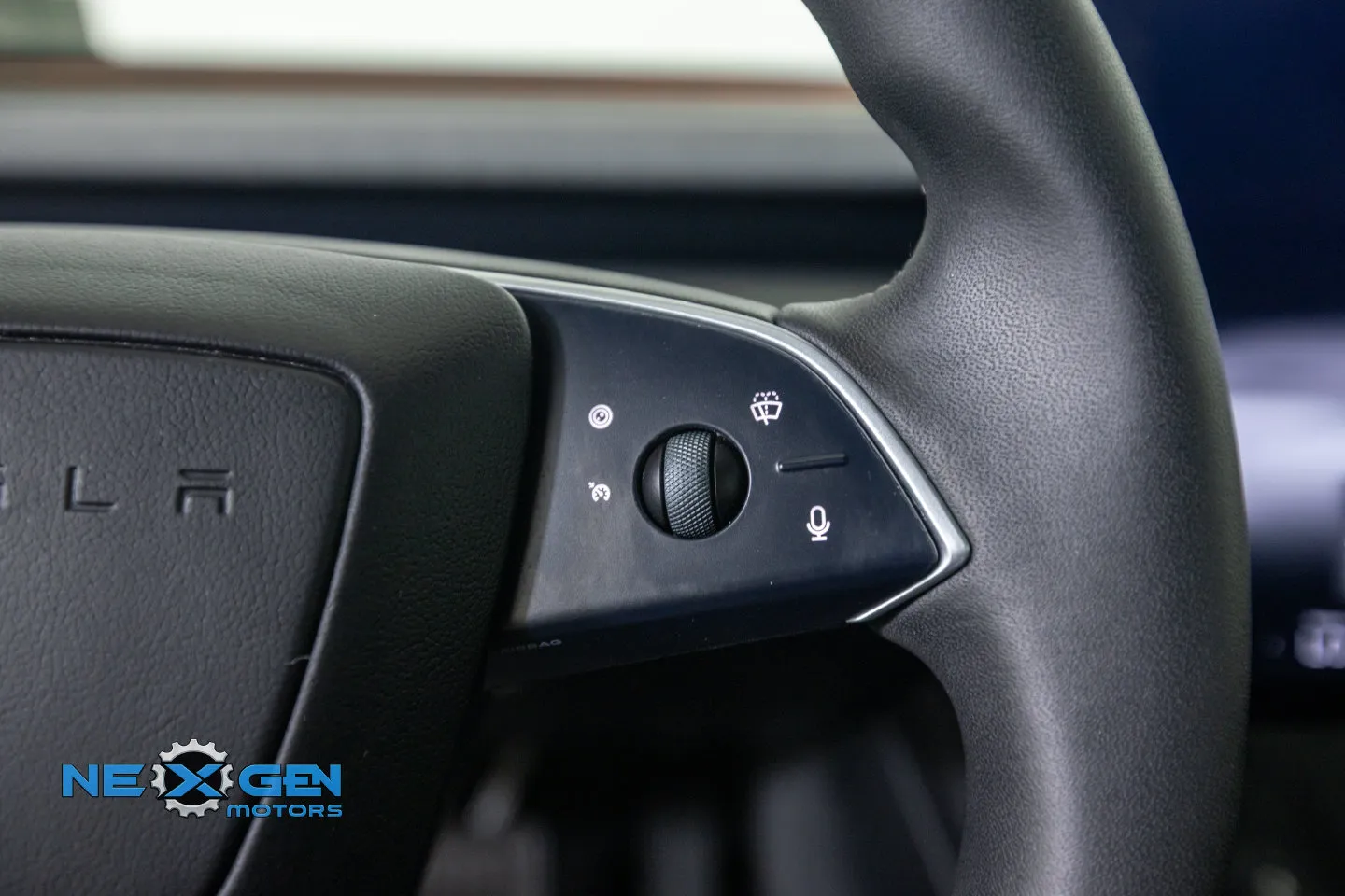 Tesla Model 3 photo 15