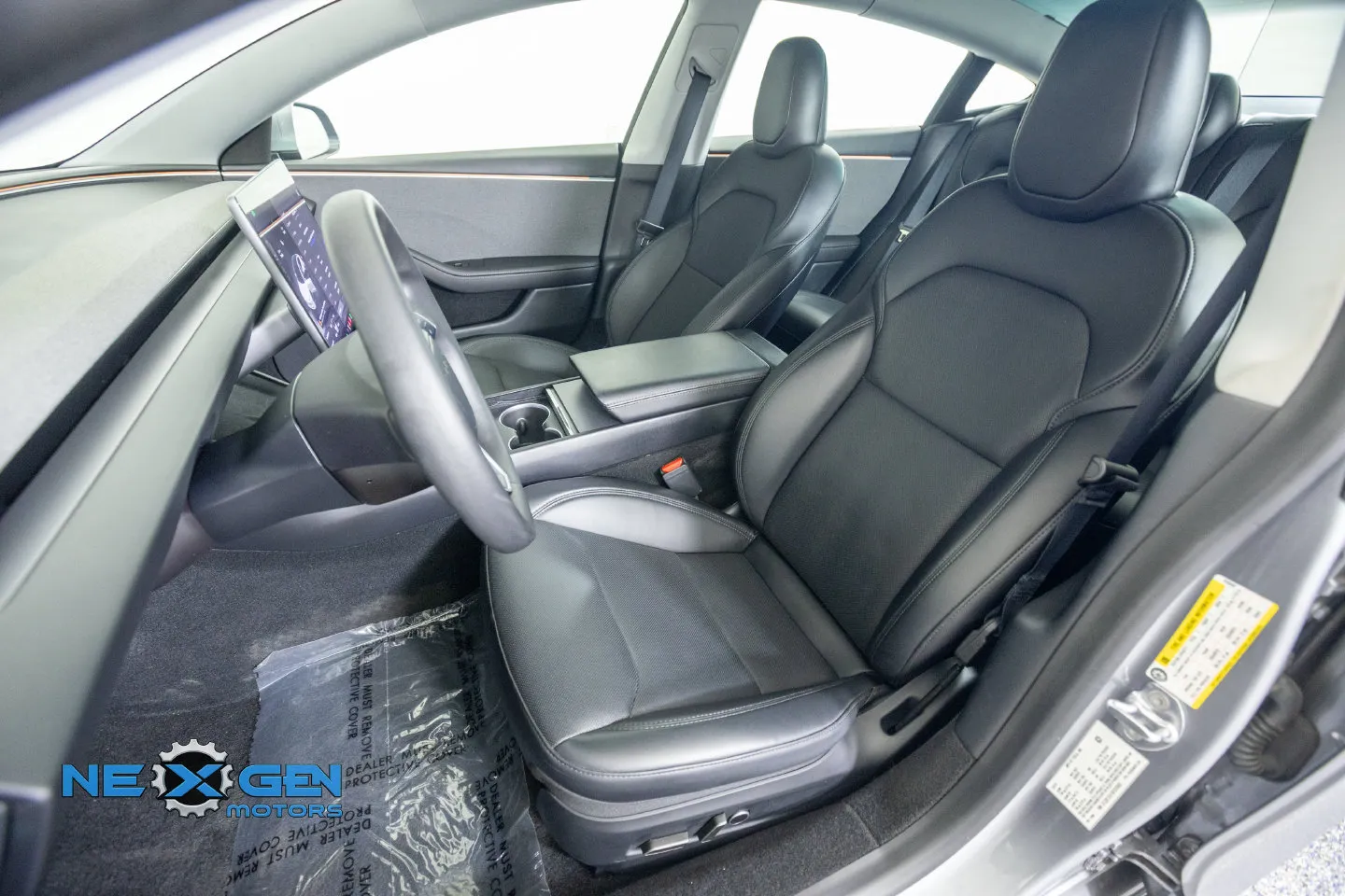 Tesla Model 3 photo 23
