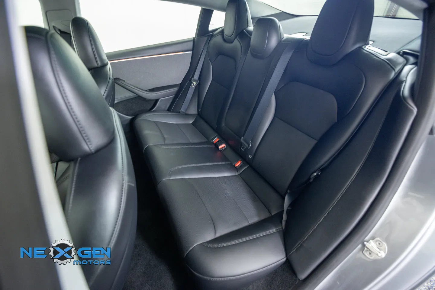 Tesla Model 3 photo 30