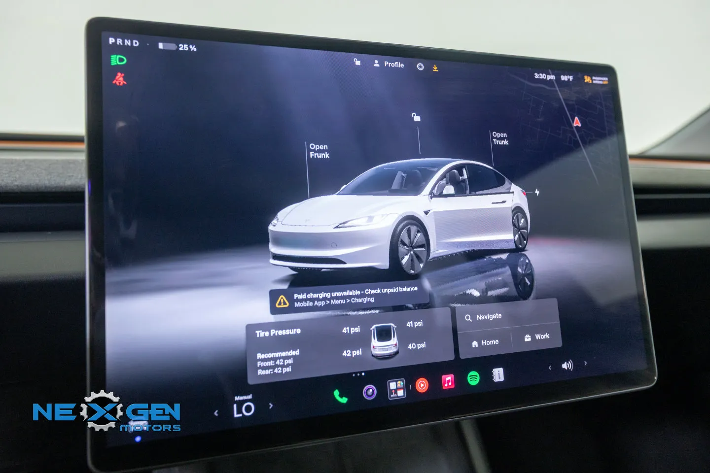 Tesla Model 3 photo 17