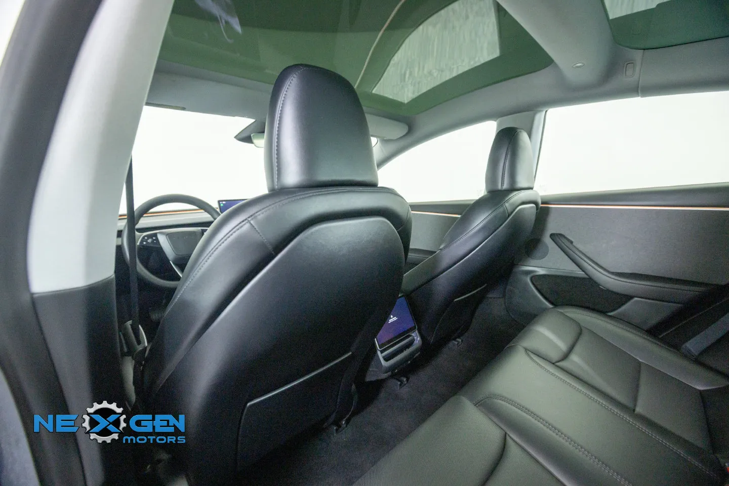 Tesla Model 3 photo 25