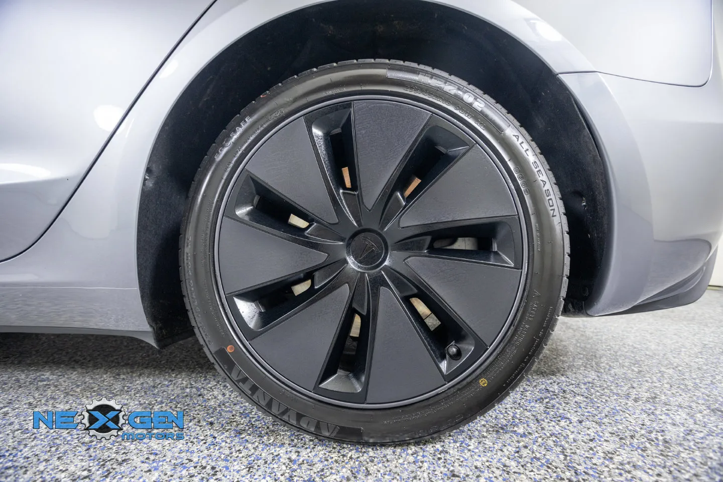 Tesla Model 3 photo 44